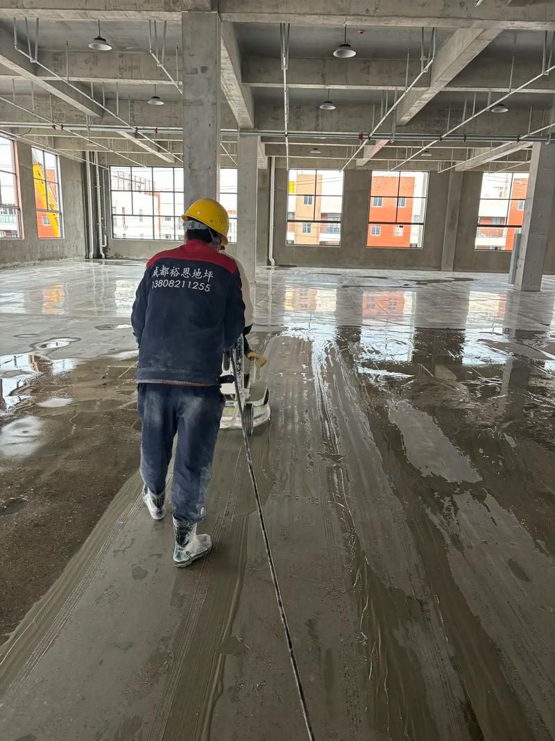 在选择环氧地坪或耐磨地坪时,很多业主最关心的问题之一就是价格。那么,耐磨地坪包工包料多少钱一平方米?本文将通过具体步骤为你解答。